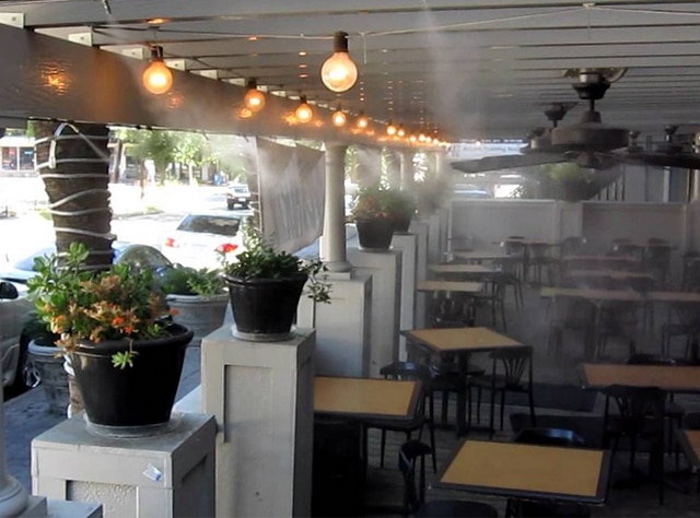 Ảnh 1: Ứng dụng máy phun sương tạo ẩm trong nhà hàng, quán cafe